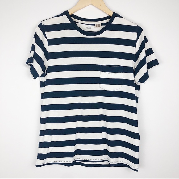 Levi’s navy and white striped front pocket shirt - Picture 2 of 5